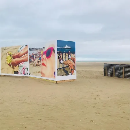 아파트 - Center, Cocoon Design 도빌